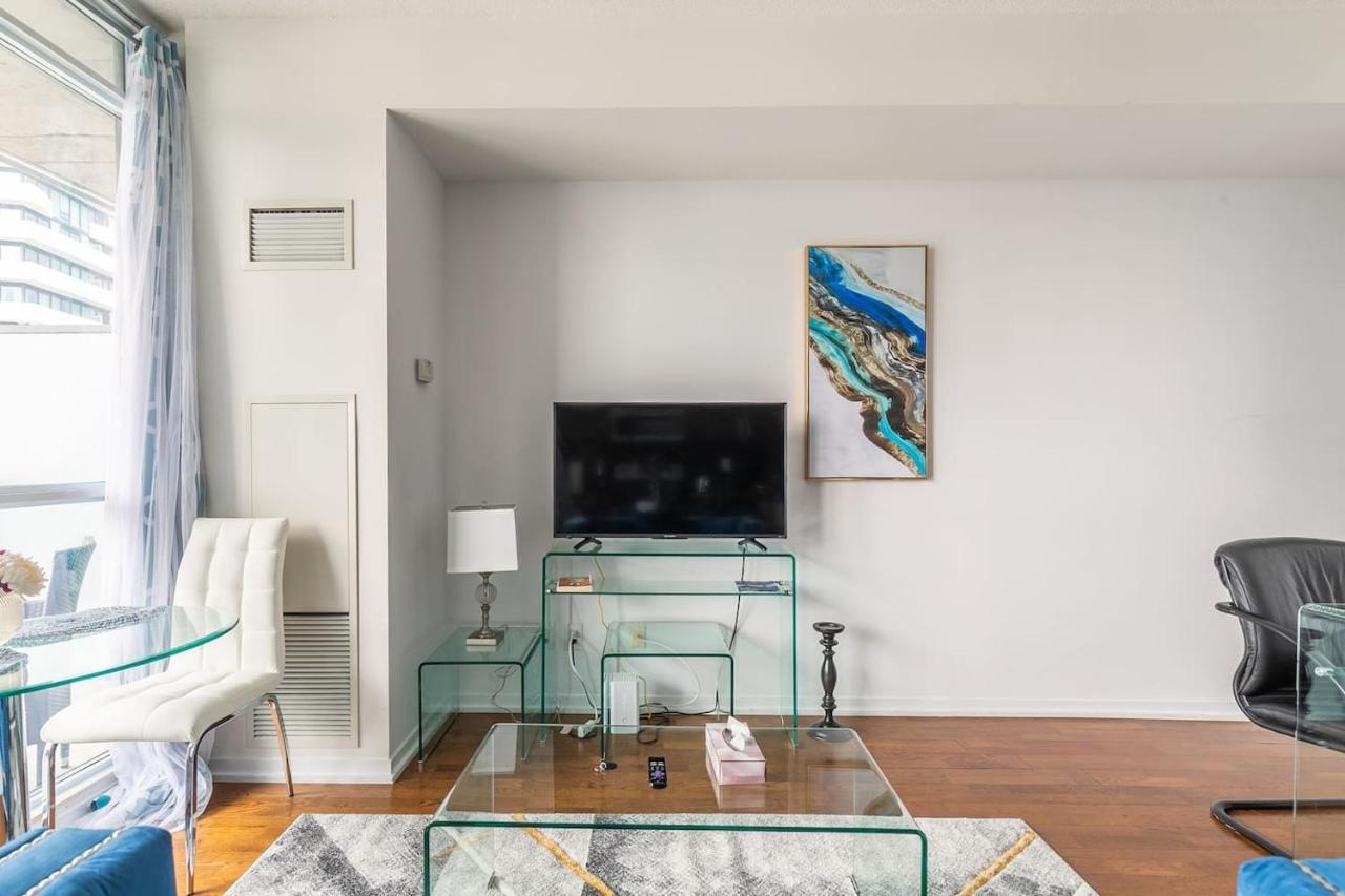 Gorgeous 1Br W/Parking Across The Scotiabank Arena Toronto Exterior foto
